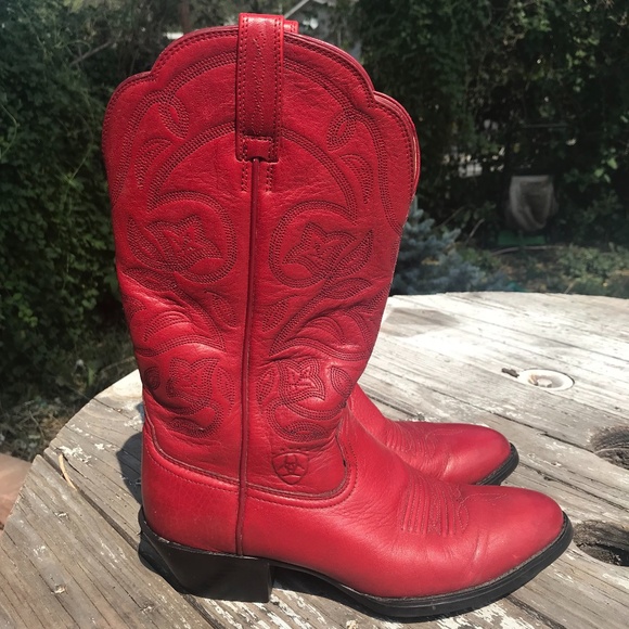 Ariat Shoes - Gorgeous Ariat Heritage R Toe Boots